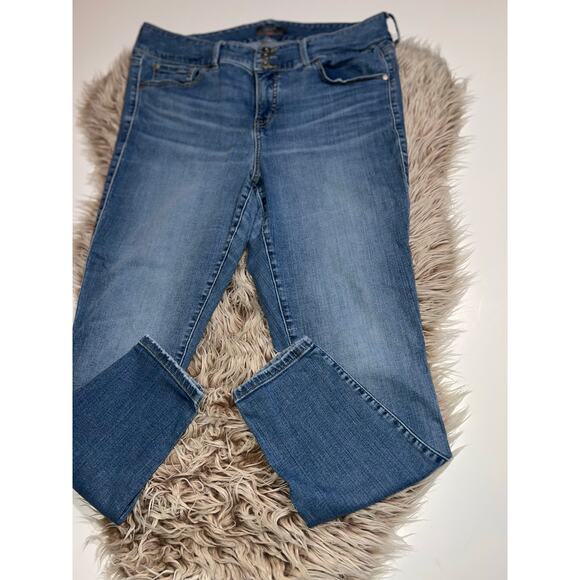 Torrid women’s super soft blue jeans jegging - Picture 15 of 16